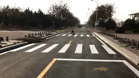 在蘇州道路劃線施工中如何繪制不同類型的道路劃線？