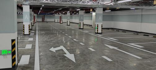 停車場(chǎng)劃線解析，高效利用空間，5300平米可容納多少停車位？